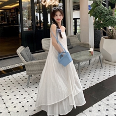 2025年夏季不规则清新甜美文艺/优雅吊带连衣裙大摆裙，女装连衣裙，诺蝶