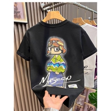 黑色