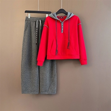 红色上衣+深灰色裤子（套装）