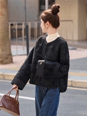 真兔毛绒短外套女冬季2025新品显瘦气质小众设计感新中式时尚女装，女装短外套，意芙