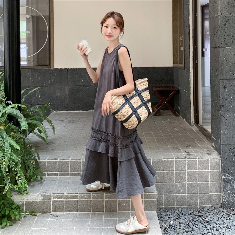 灰色木耳边拼接无袖连衣裙女夏2025新款背心裙休闲鱼尾裙爆款流行图片