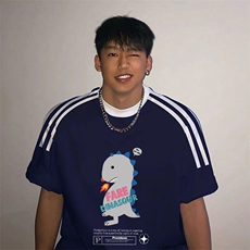 藏青色