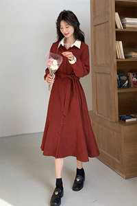 法式复古红色慵懒风连衣裙女2025新款秋季高级感时尚气质显瘦长裙图片