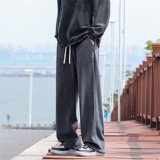 深灰色