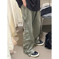 军绿色