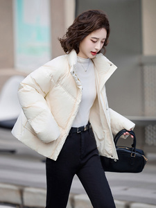时尚气质女款短款羽绒服 冬季保暖轻薄显瘦外套 90%白鸭绒填充 黑色百搭设计图片
