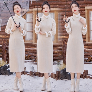 芷墨新款秋冬简约新中式重工刺绣打底连衣裙复古大小姐带毛边长裙