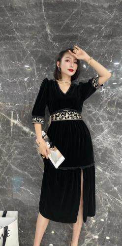 早秋新款重工刺绣绒连衣裙，女装连衣裙，紫燕千娇