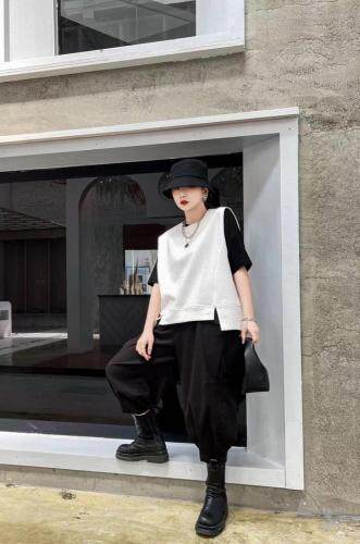 现货黑白两色马甲，女装马夹，琼卿格