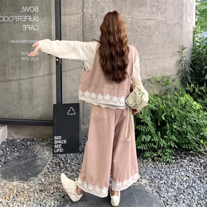 可盐可甜小个子休闲三件套女2025秋季新款蕾丝拼接衬衫马甲阔腿裤图片