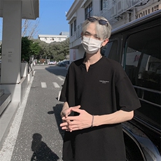 黑色