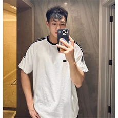 白色