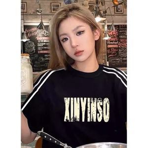 抖音得物高品质二开240克宽松纯棉美式潮牌三条杠织带短袖T恤图片