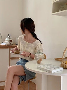 法式U领小衫图片