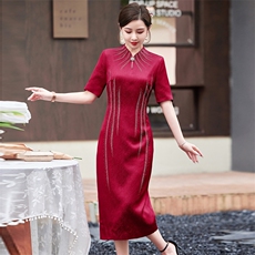 春夏季新款醋酸设计简约喜婆婆刺绣烫钻喜庆中款婚礼旗袍连衣裙，女装汉服/婚纱/旗袍/礼服，小荷流