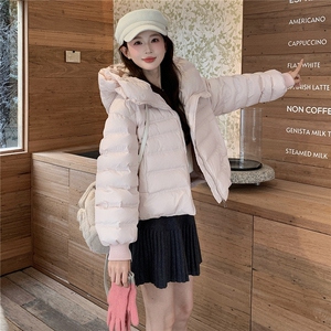 好卖现货2025冬装新款可爱花朵帽加厚泡芙保暖白鸭绒羽绒服女图片