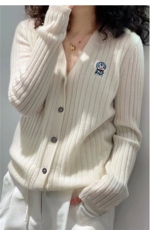 长袖单排扣V领纯色2024年秋季时尚刺绣开衫，女装羊毛衫，伟泽羊绒