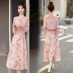 现货2024春装新款时尚潮流简约气质两件套中式盘扣高级感套装套裙,女装套装/套裙,韩然一族