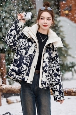 时髦撞色印花短款羽绒服女2024冬新款洋气百搭连帽白鸭绒保暖外套，女装羽绒服，伊仟回
