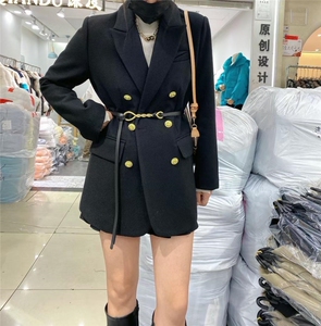 加西装图片