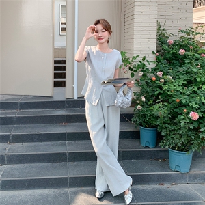 松弛感简约轻熟风套装女2025夏季新款轻薄圆领上衣直筒裤两件套潮图片