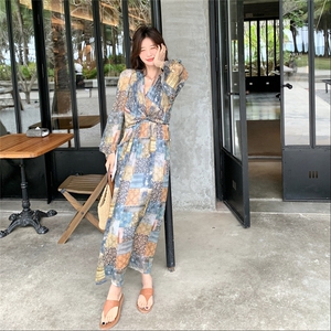 法式复古碎花连衣裙女夏季新款度假风森系小众收腰显瘦气质长裙子图片