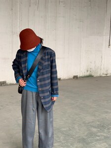 复古格子西装图片