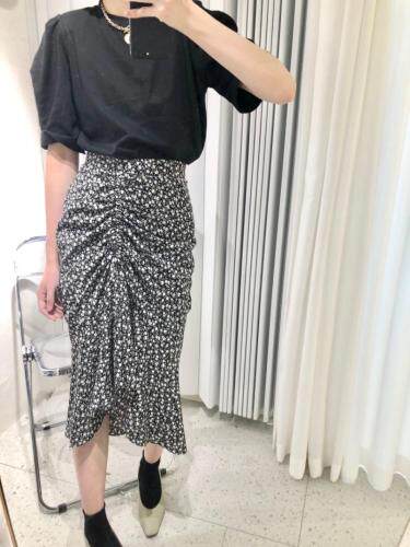 新款垫肩Ｔ米色黑色，女装，E.FAXIAN伊发现