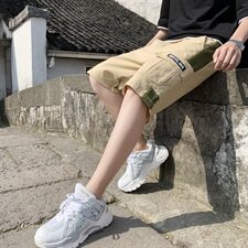 卡其色