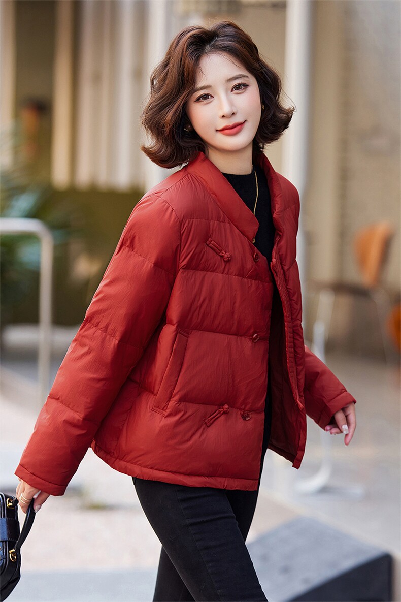 现货主推款90白鸭绒2024新款盘扣小个子短款羽绒服女,女装羽绒服,阳光伊恋