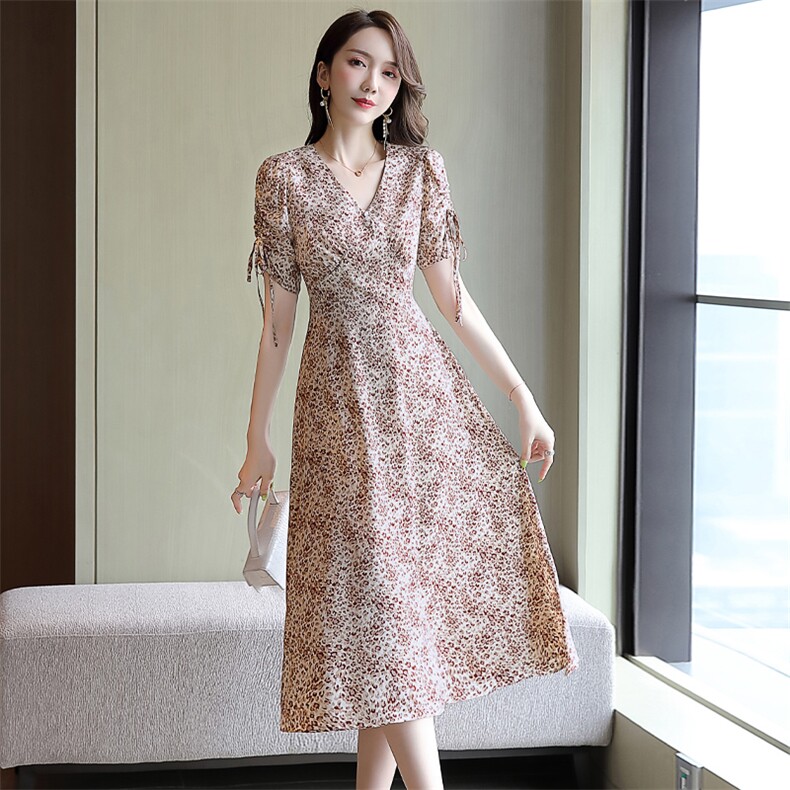 2025夏装现货碎花V领泡泡袖长款连衣裙,女装连衣裙,1C078