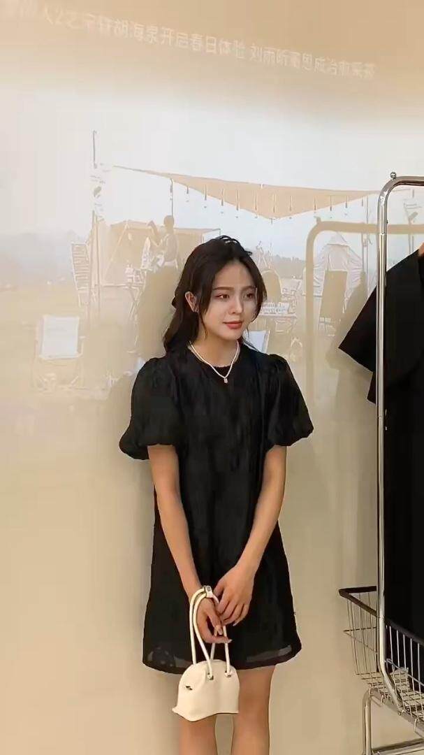 立体花连衣裙黑杏色两色，女装连衣裙，欧妮卡蒂蔓