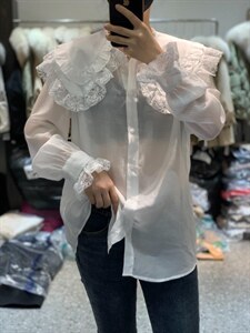2022新款潮双层娃娃领设计感法式花边领衬衫喇叭袖图片