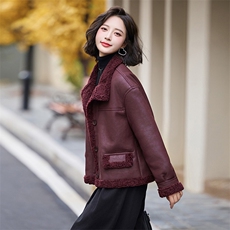 现货皮毛一体仿羊羔毛外套女短款2024秋冬新款加绒加厚外套，女装羊羔毛/颗粒绒，江南女神