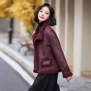 现货皮毛一体仿羊羔毛外套女短款2024秋冬新款加绒加厚外套图片