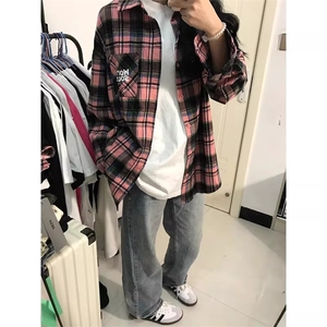 韩系风格穿搭黑粉格子衬衫男式长袖衬衣vintage复古情侣外套图片