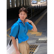 宝蓝色