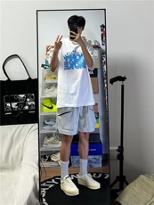灰色