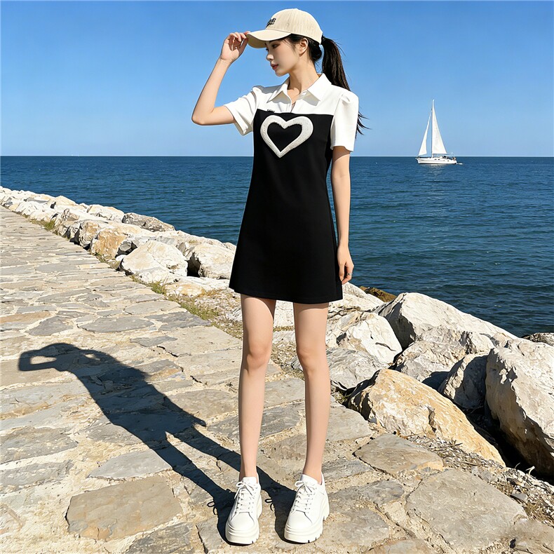 欧货女夏新款宽松拼接时尚连衣裙爱心拼色休闲运动翻领黑色裙子潮,女装连衣裙,江南