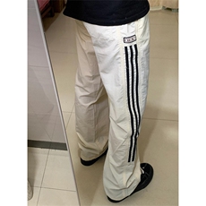 米白色