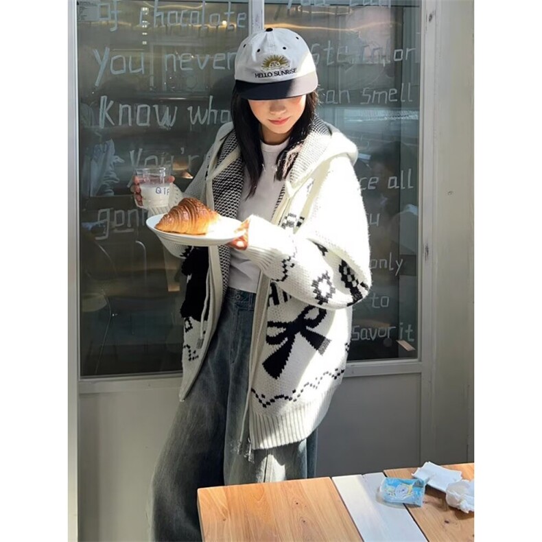 2024秋季新款白色连帽针织衫外套男女情侣装潮牌设计感男士毛衣图片