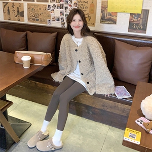 韩系chic卡其色羊羔毛外套女秋冬超火好看高级小众加绒加厚短夹克图片