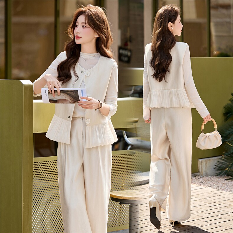 现货主推慵懒且优雅复古BAI搭圆领两侧对称裤袋视觉显瘦三件套，女装套装/套裙，尚娜萱