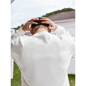 短袖男士夏季刺绣蝴花半袖情侣装运动上衣男装体恤宽松T恤,猪红色t搭配什么裤子图片