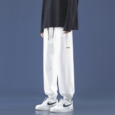 米白色