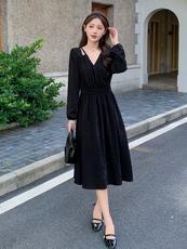 优雅气质红色长袖连衣裙女2025秋季新款收腰显瘦洋气减龄漂亮长裙，女装连衣裙，玖莱伊