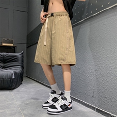 卡其色