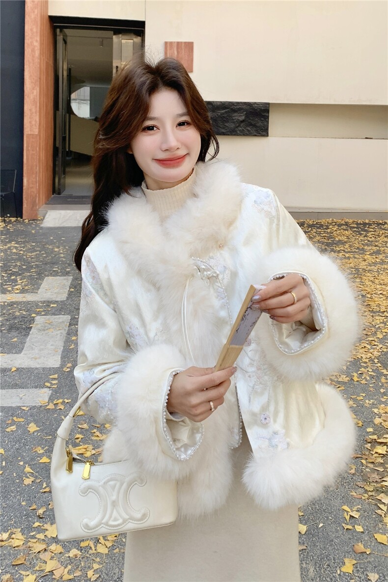 2026新款白鸭绒羽绒服风新中式毛皮草女气质盘扣高级感冬季外套,女装羽绒服,2C218