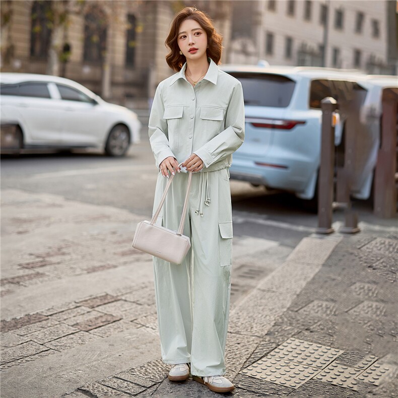 现货2026工装风翻领套装女春季宽松显瘦多口袋休闲运动减龄三件套,女装套装/套裙,涵誉