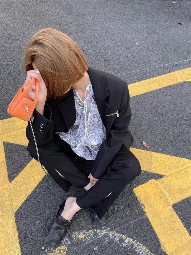 现货春款西装，女装西装，南门村口 8090